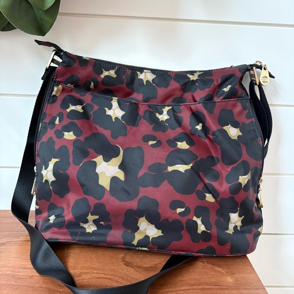 Baggallini Helsinki Scarlett Crossbody Bag Purse Camo Animal Print Nylon Gold - Picture 6 of 13